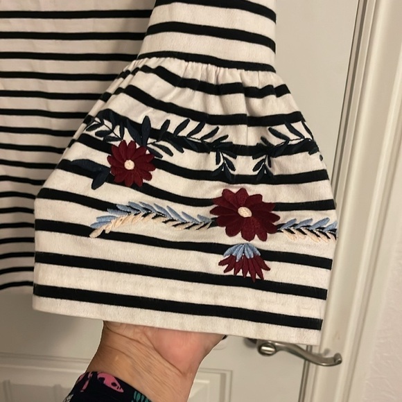 J. Crew Women’s Med. Embroidered Floral&Stripes Top Bell Sleeve Black‎ White - Picture 3 of 8